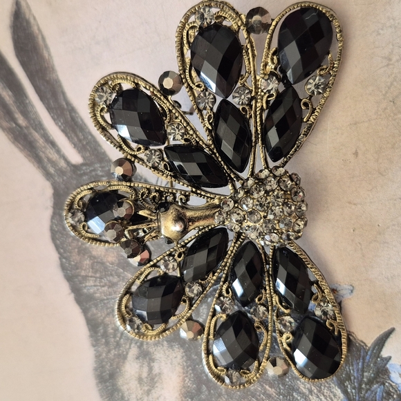 Elegant Black and Gold Peacock Brooch - Picture 8 of 8